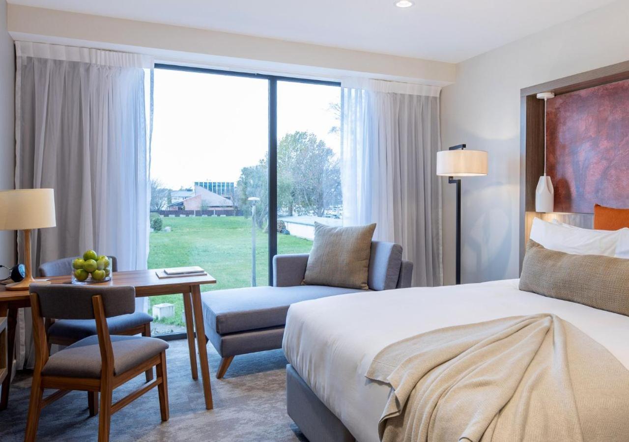 ซูดิมา ไครสต์เชิร์ช ซิตี้ Hotel ภายนอก รูปภาพ A guest room at the Hotel at Old Town Scottsdale